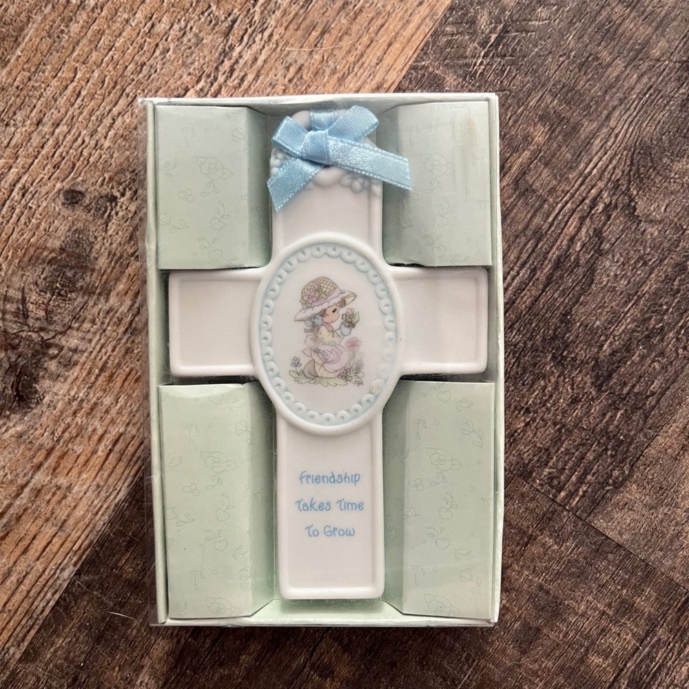 Precious Moments Friendship Takes Time to Grow‎ Cross Ornament Gift Set